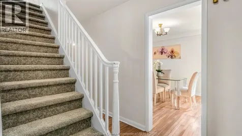 4054 Roseland Drive West Windsor ON N9G 1Z8