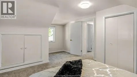 4054 Roseland Drive West Windsor ON N9G 1Z8
