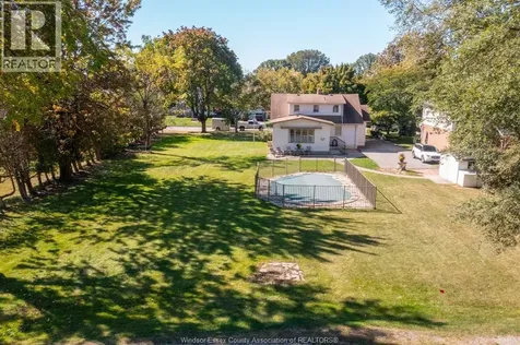 4054 Roseland Drive West Windsor ON N9G 1Z8