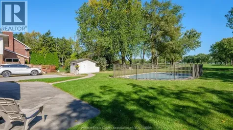 4054 Roseland Drive West Windsor ON N9G 1Z8