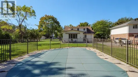4054 Roseland Drive West Windsor ON N9G 1Z8
