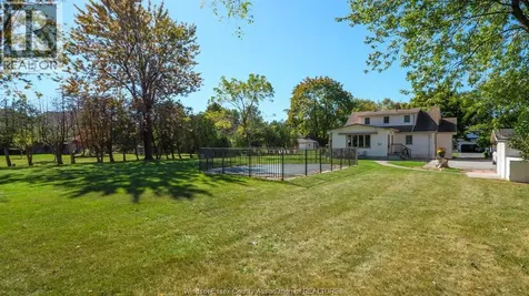 4054 Roseland Drive West Windsor ON N9G 1Z8