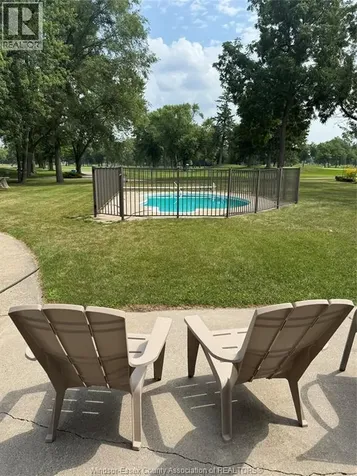 4054 Roseland Drive West Windsor ON N9G 1Z8