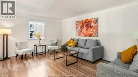4054 Roseland Drive West Windsor ON N9G 1Z8