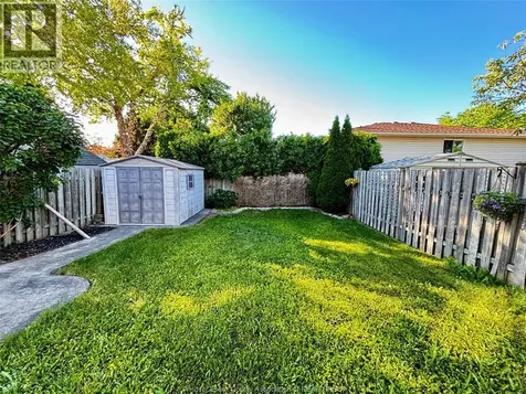 3308 Candlewood Crescent Windsor ON N8W 5M5