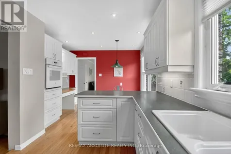 1953 Mulberry Crescent Ottawa ON K1J 8J8