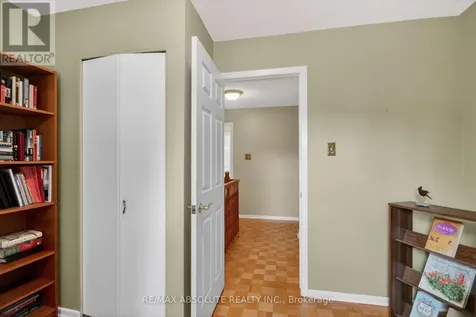 1953 Mulberry Crescent Ottawa ON K1J 8J8