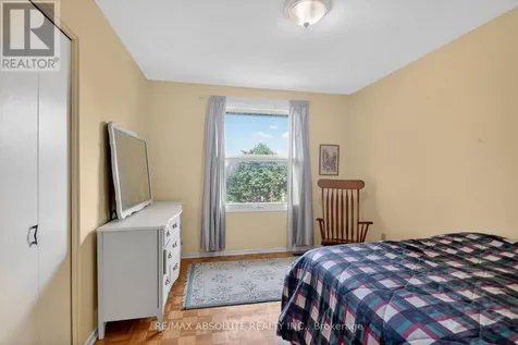 1953 Mulberry Crescent Ottawa ON K1J 8J8