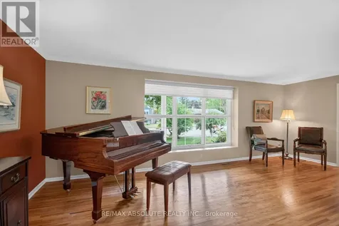 1953 Mulberry Crescent Ottawa ON K1J 8J8