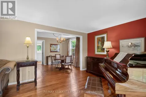 1953 Mulberry Crescent Ottawa ON K1J 8J8