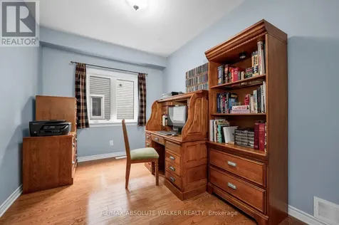 299 Bradwell Way Ottawa ON K1T 0G6