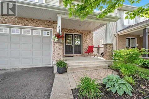 299 Bradwell Way Ottawa ON K1T 0G6