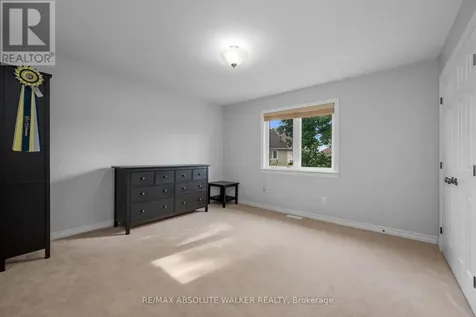 299 Bradwell Way Ottawa ON K1T 0G6