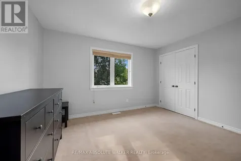 299 Bradwell Way Ottawa ON K1T 0G6