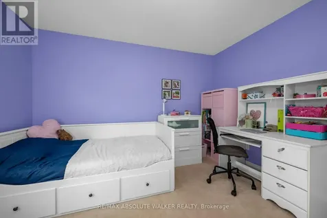 299 Bradwell Way Ottawa ON K1T 0G6
