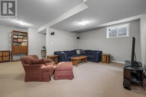 299 Bradwell Way Ottawa ON K1T 0G6