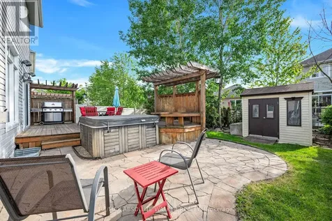 299 Bradwell Way Ottawa ON K1T 0G6