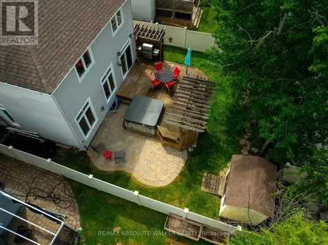 299 Bradwell Way Ottawa ON K1T 0G6