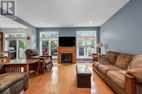 299 Bradwell Way Ottawa ON K1T 0G6