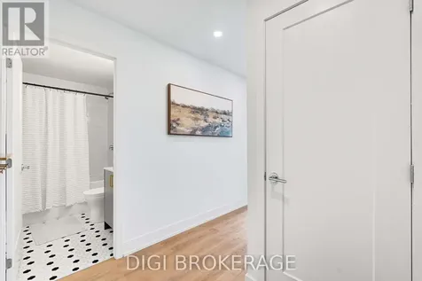 2070 Scott Street Ottawa ON K1Z 0C8