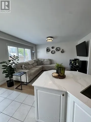 178 West Oak Trail Kitchener ON N2R 0J3