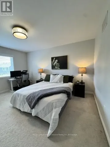 178 West Oak Trail Kitchener ON N2R 0J3