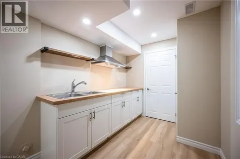 261 Benninger Drive Kitchener ON N2E 0K2