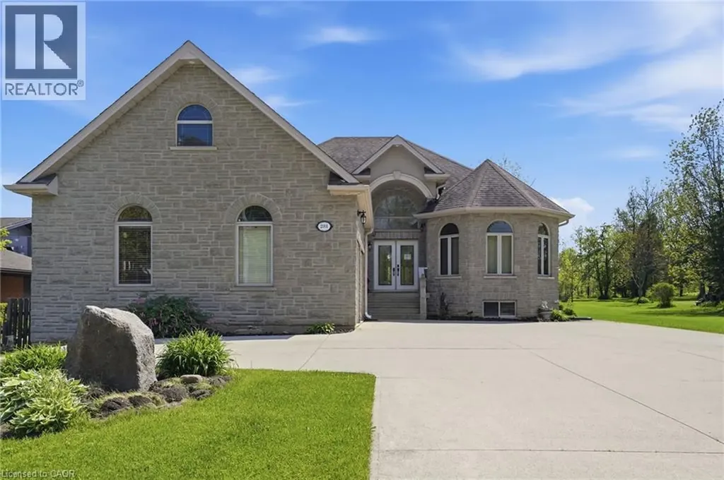281 Stone Church Road West Hamilton ON L9B 1A2
