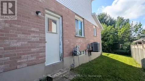 630 Pinerow Crescent Waterloo ON N2T 2K8