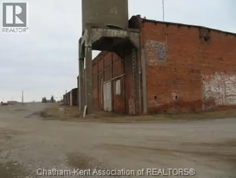 760 Gillard Street Wallaceburg ON N8A 4Z5