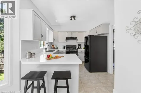 72 Beardmore Crescent Acton ON L7J 2Z1