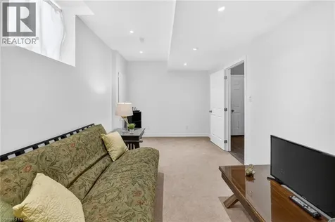 72 Beardmore Crescent Acton ON L7J 2Z1