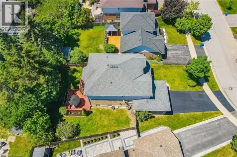 72 Beardmore Crescent Acton ON L7J 2Z1