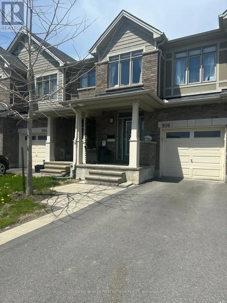 906 Littlerock Street Ottawa ON K1T 0N2