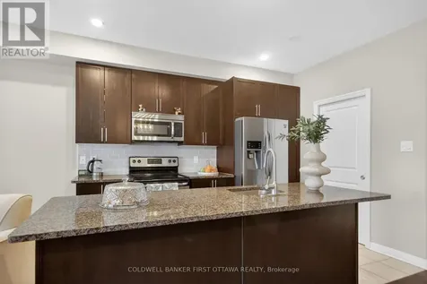 906 Littlerock Street Ottawa ON K1T 0N2