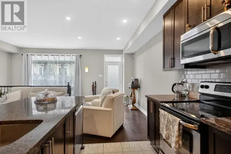 906 Littlerock Street Ottawa ON K1T 0N2