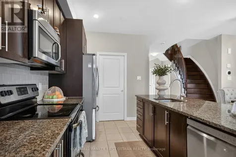 906 Littlerock Street Ottawa ON K1T 0N2
