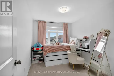 906 Littlerock Street Ottawa ON K1T 0N2