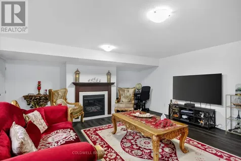 906 Littlerock Street Ottawa ON K1T 0N2