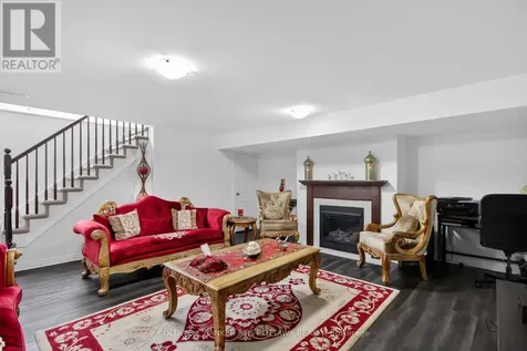 906 Littlerock Street Ottawa ON K1T 0N2