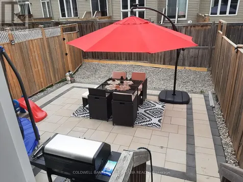 906 Littlerock Street Ottawa ON K1T 0N2