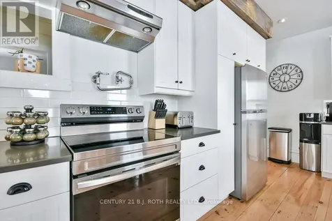 1153 Glengarry Landing Road South Springwater ON L9X 1E1