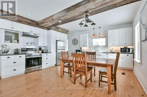 1153 Glengarry Landing Road South Springwater ON L9X 1E1