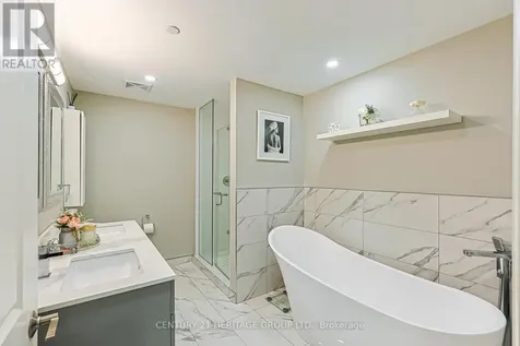 555 William Graham Drive Aurora ON L4G 7C4