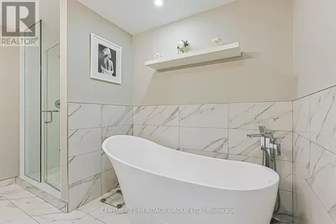 555 William Graham Drive Aurora ON L4G 7C4