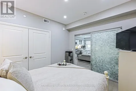 555 William Graham Drive Aurora ON L4G 7C4