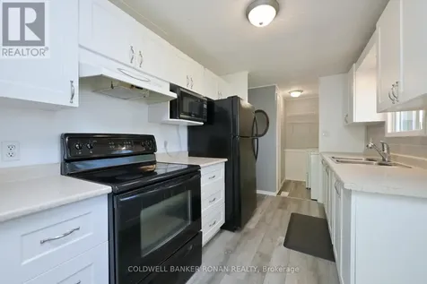 13 Hawthorne Drive Innisfil ON L9S 1P7