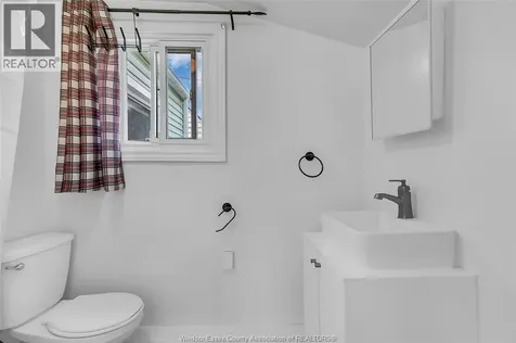 1176 California Avenue Windsor ON N9B 2Z9