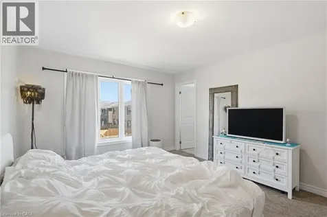 35 Pelican Lane Hamilton ON L8K 0A4