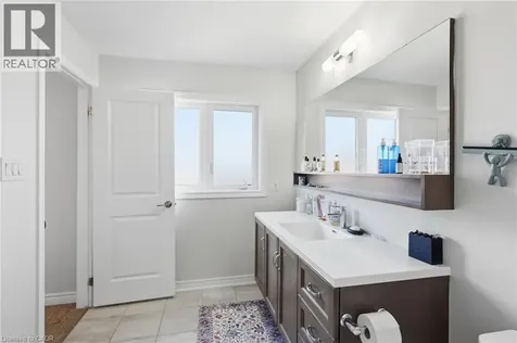 35 Pelican Lane Hamilton ON L8K 0A4